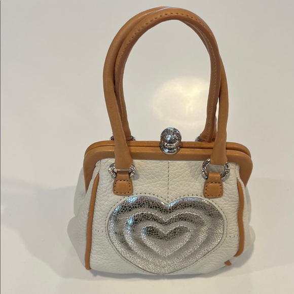 Like New Brighton Mini Heart Leather Kisslock Crossbody Purse (white and pink) - Picture 4 of 16